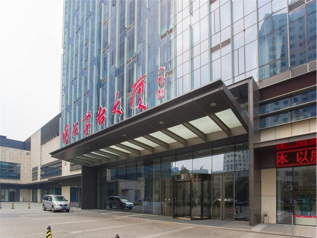 42寸壁挂单机版广告机哪里好